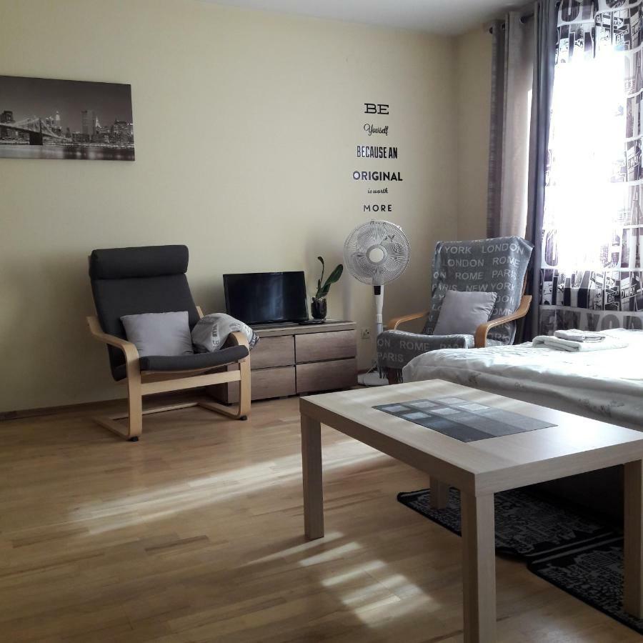 קרקוב Nyc Apartment מראה חיצוני תמונה