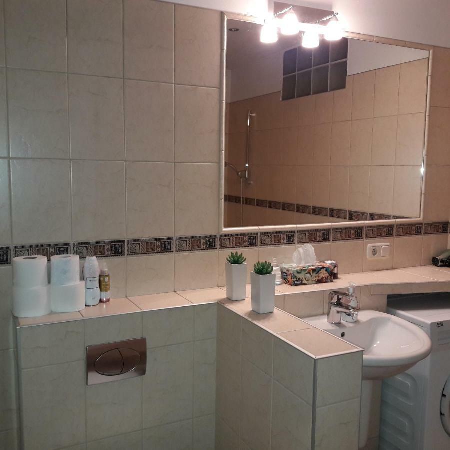 קרקוב Nyc Apartment מראה חיצוני תמונה